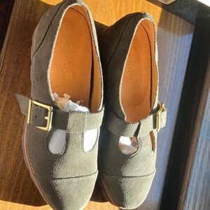 Vionic Green Suede Mary Jane Flats